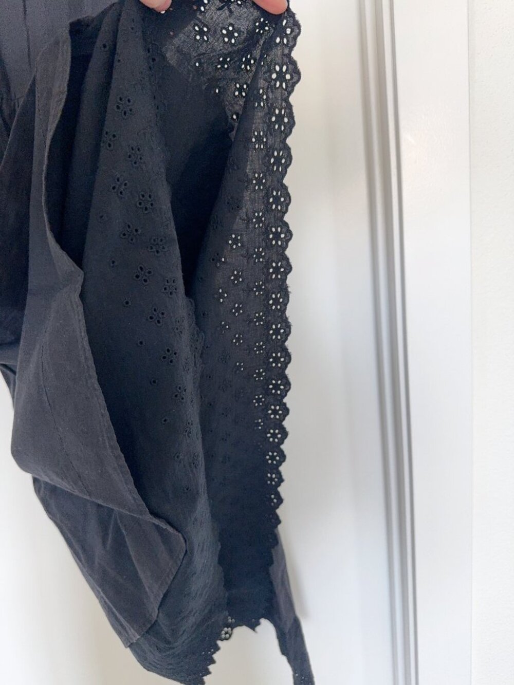 Black Tiered Midi Dress with Lace Hem, Mid Sleeve, Minimal Style - Picture 4 of 5